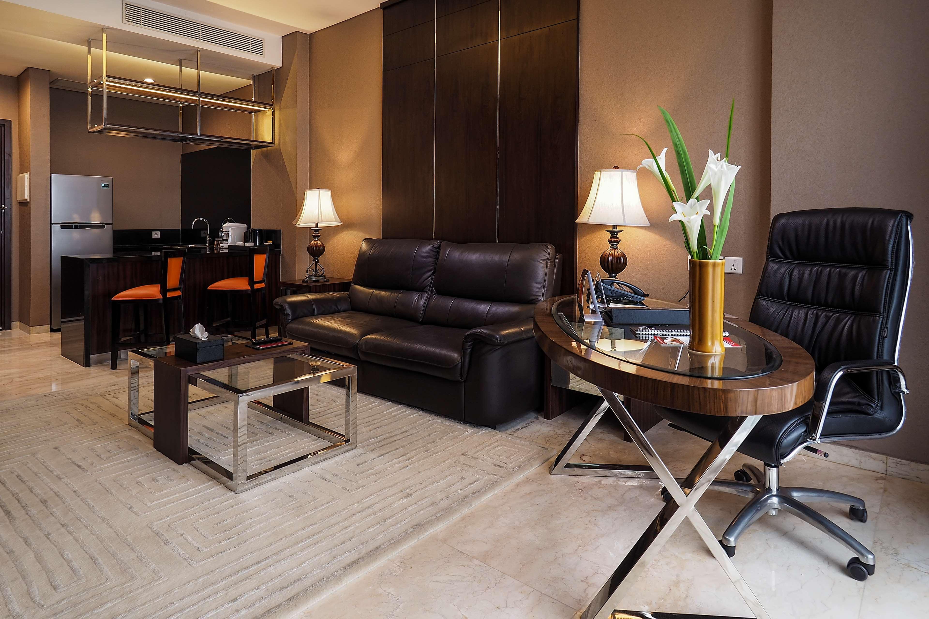 Grand Mercure Solo Baru Exterior foto