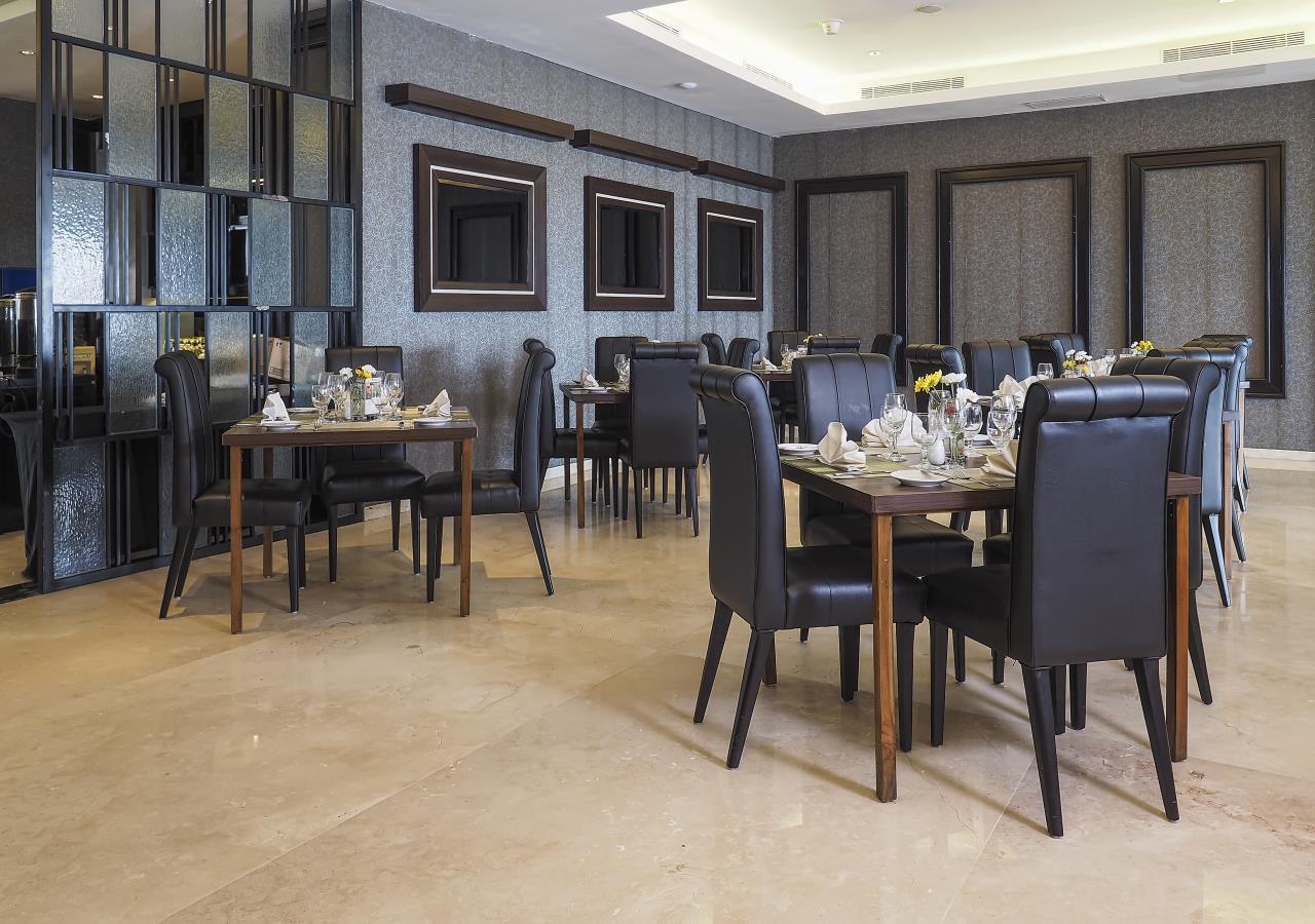 Grand Mercure Solo Baru Exterior foto