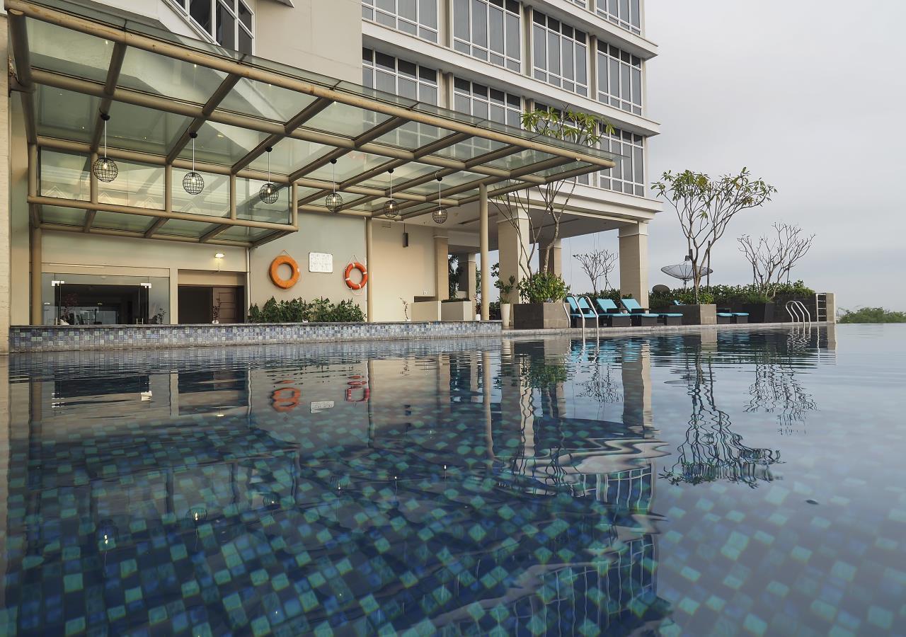 Grand Mercure Solo Baru Exterior foto