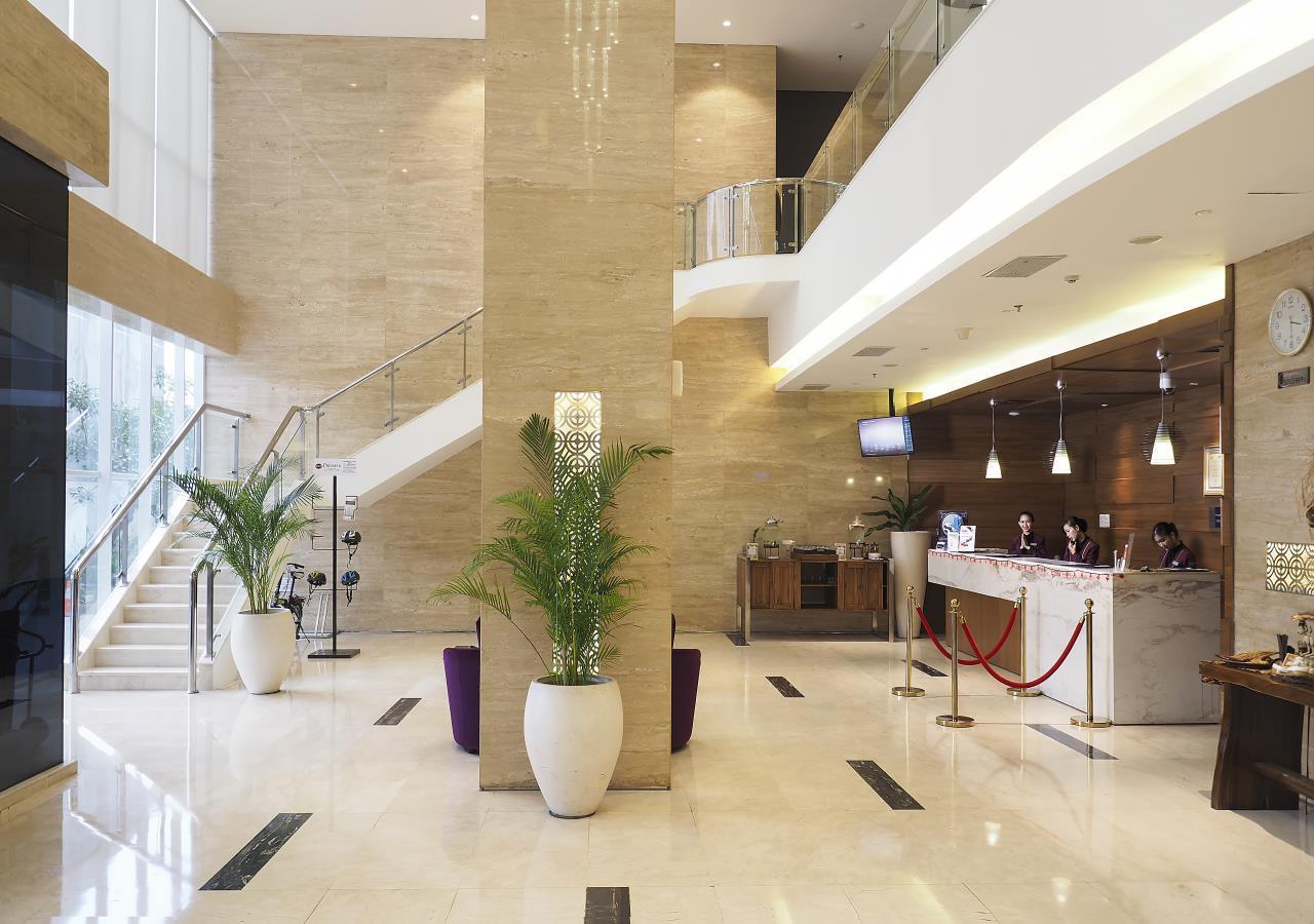 Grand Mercure Solo Baru Exterior foto