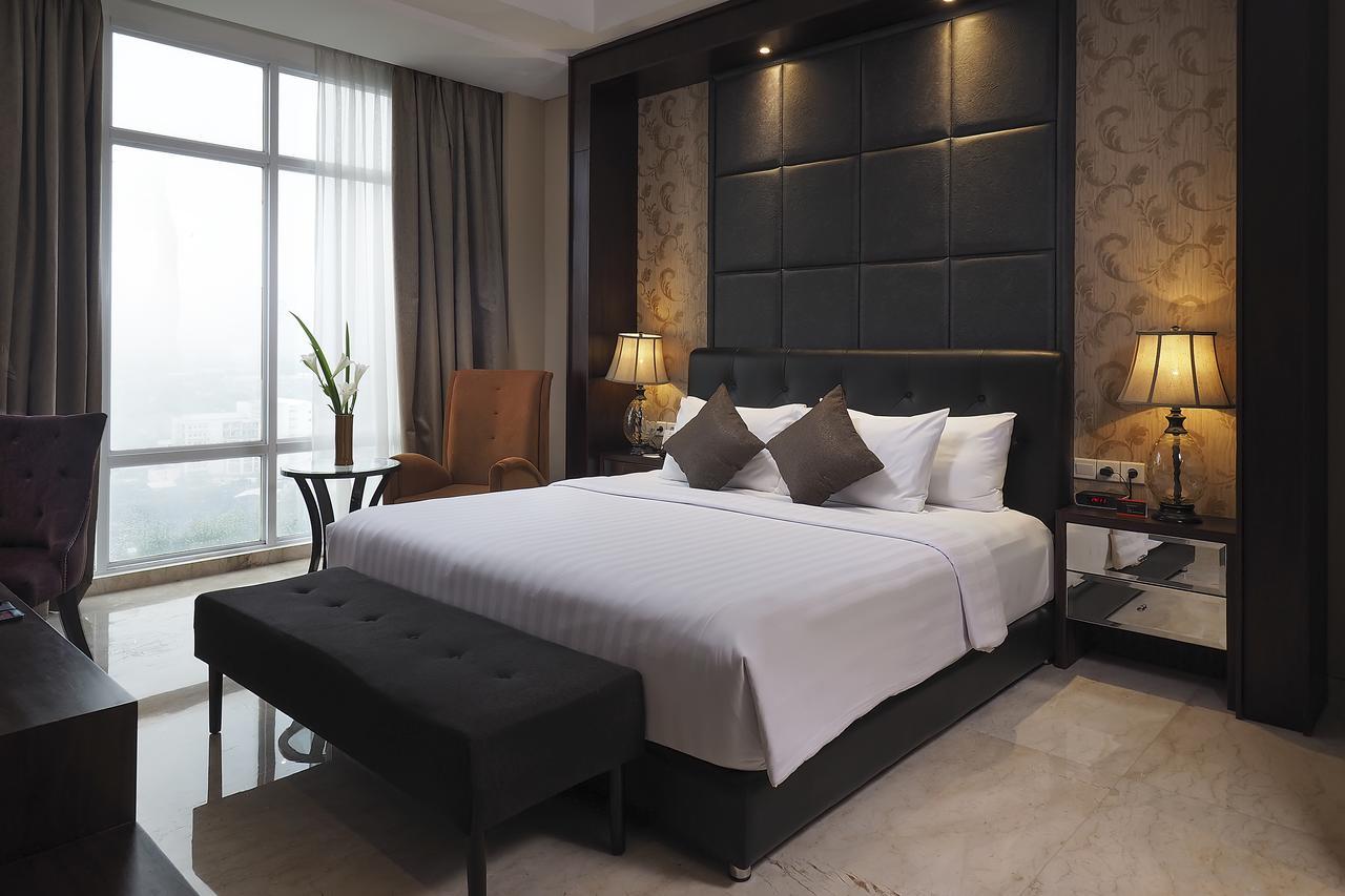 Grand Mercure Solo Baru Exterior foto